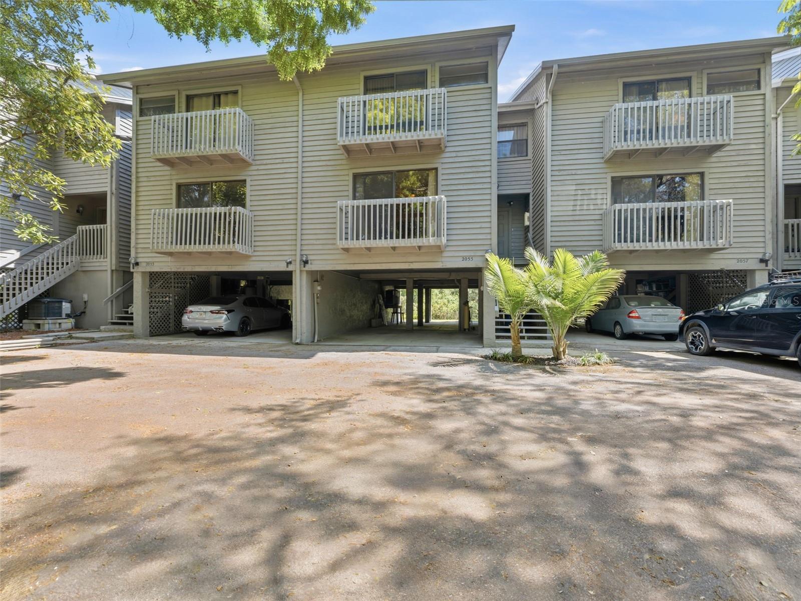 Stiled Townhome with Treehouse Feel!