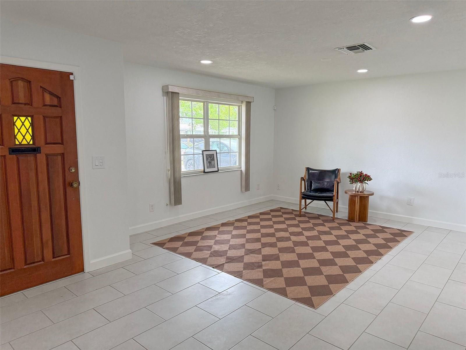 Liv Room & front door