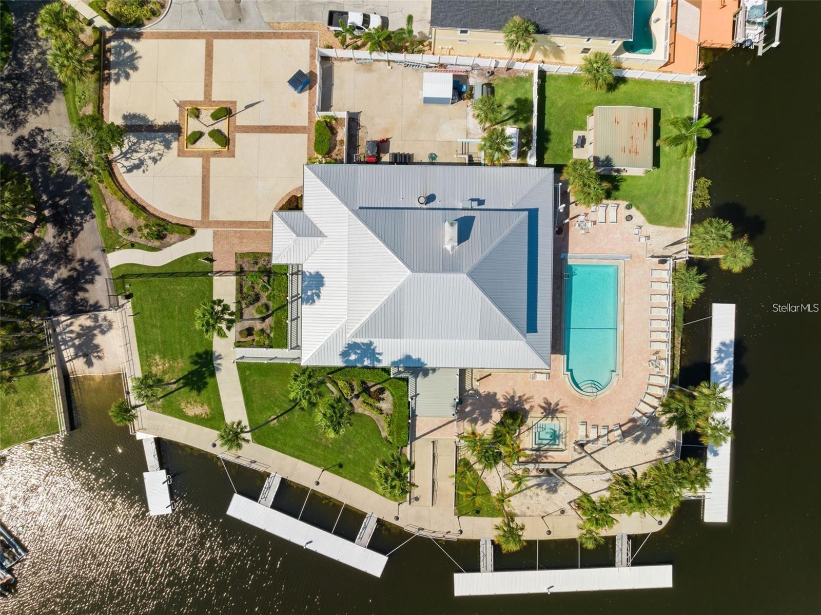 AERIAL CLUBHOUSE POOL AMMENITIES