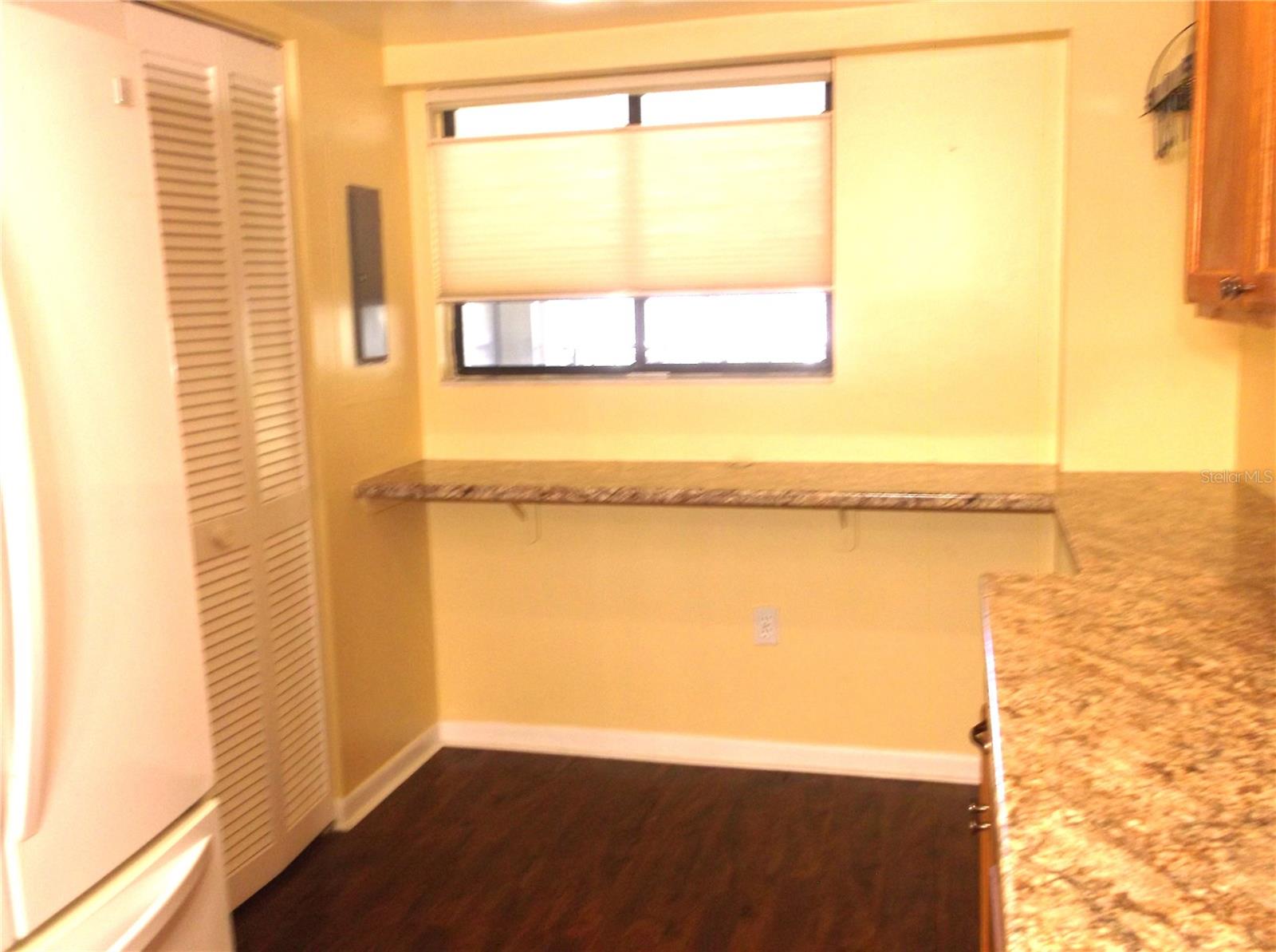 Counter space / Pantry