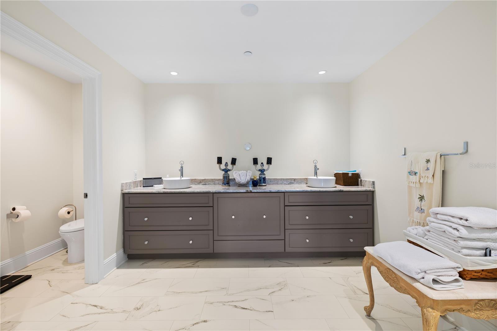 1 Palm Ter Primary Bath