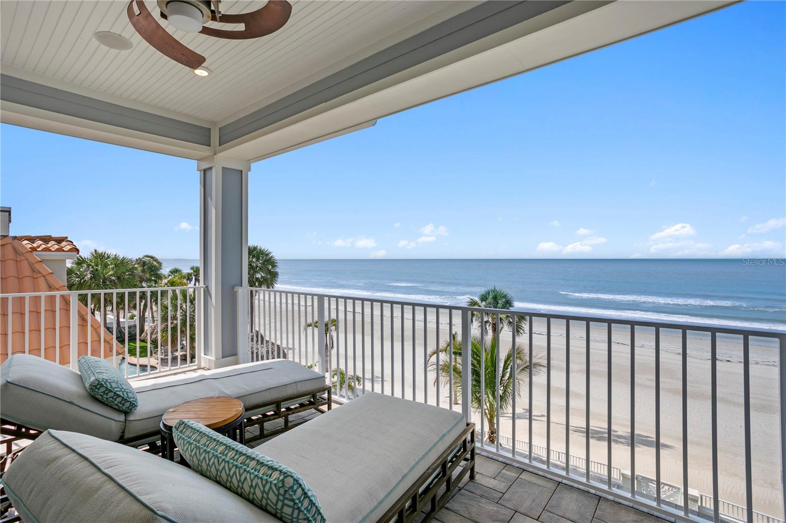 Imagine waking up to this and relaxing with a cup of coffee