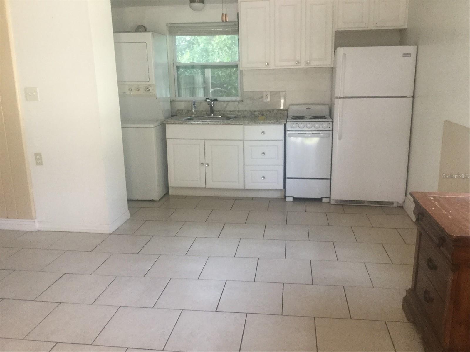 Guest House Kitchen (empty)