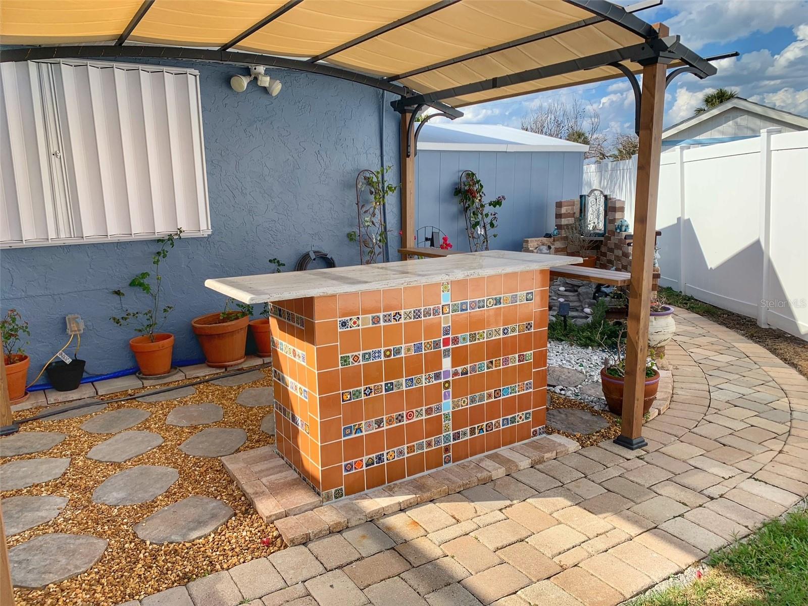 Exterior Bar/Garden