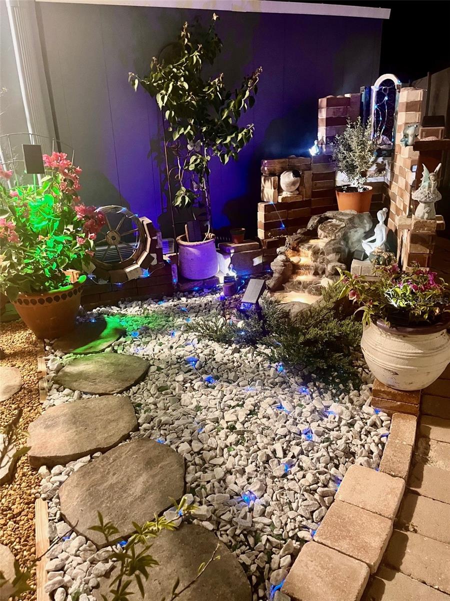 Garden-water fountain