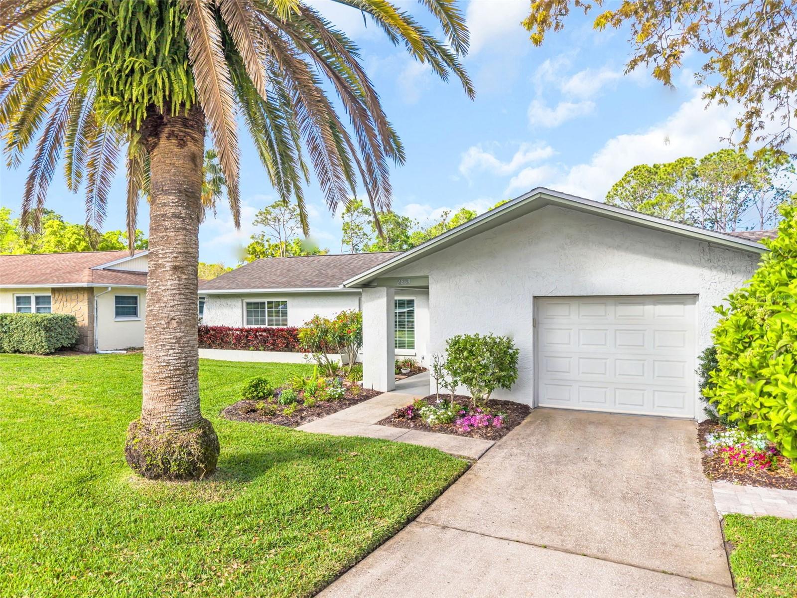 Single driveway to a 2 car garage~