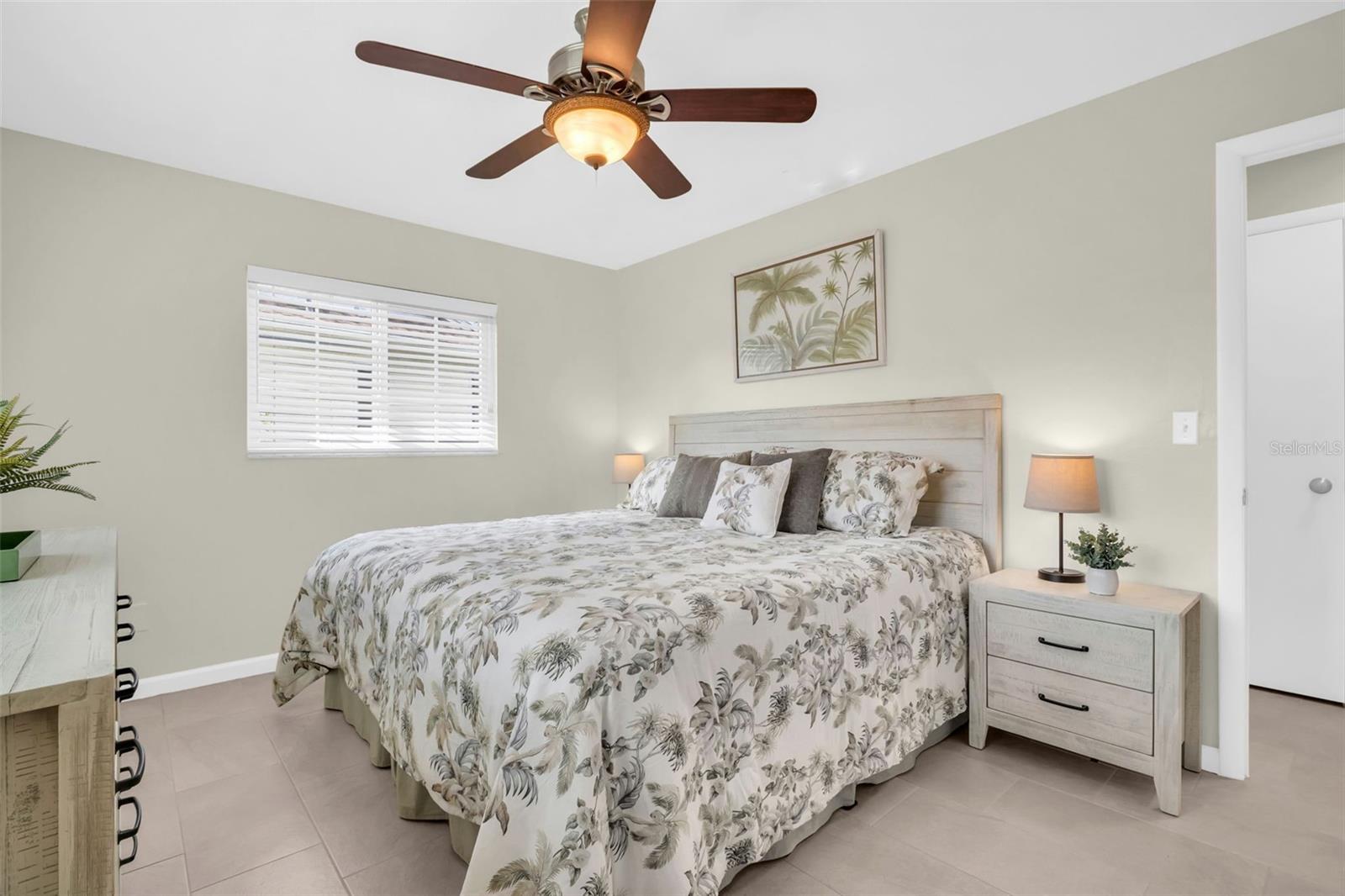 Room for king size bedroom furnishings~