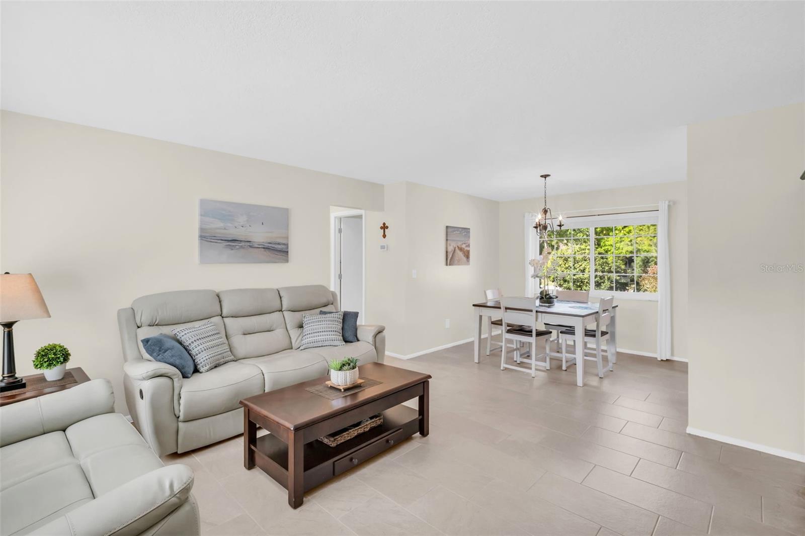 Open space with pretty window views and abundant natural light~