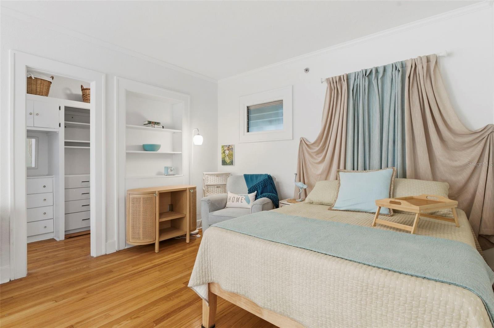 Living Room / Bedroom