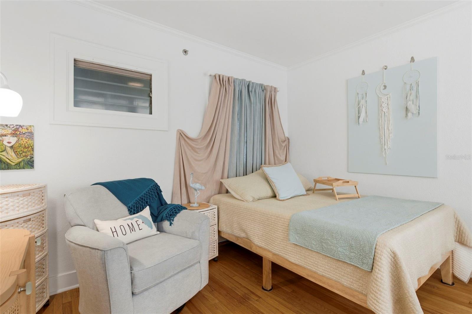 Living Room / Bedroom