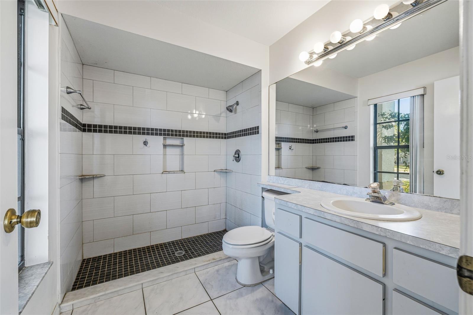 Primary Ensuite Bath