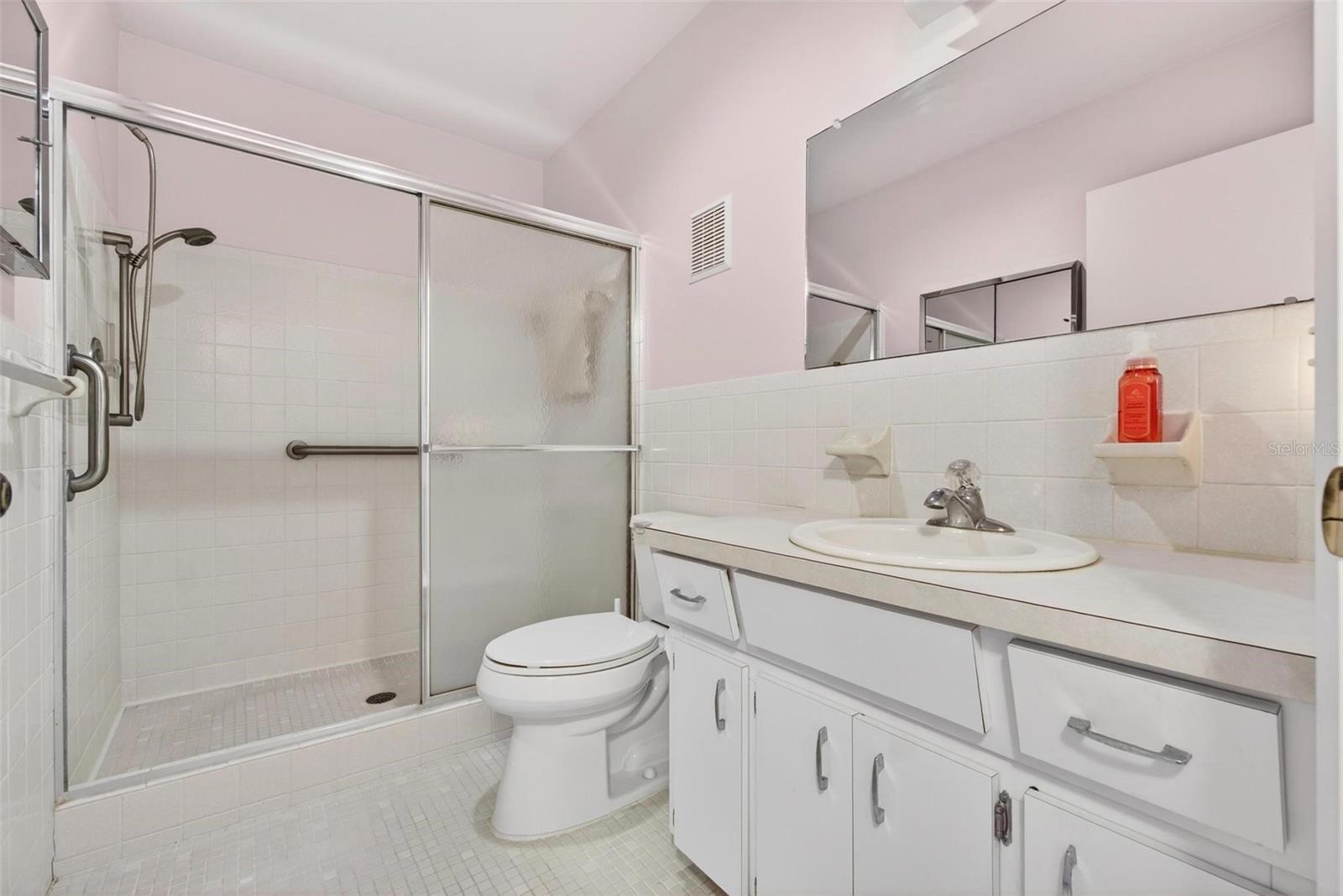 En-suite Bathroom Walkin shower