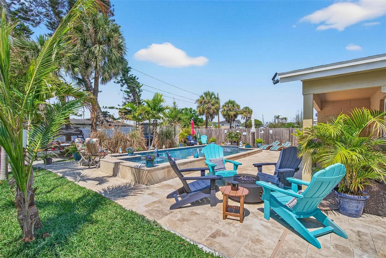 Fire pit area, mature landscaping