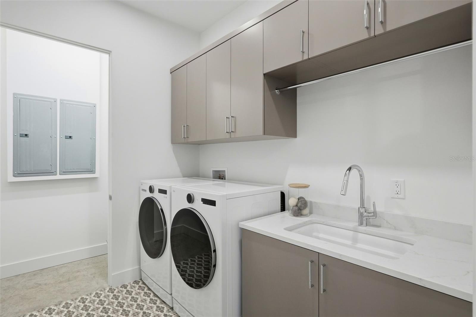 Laundry & Utility room