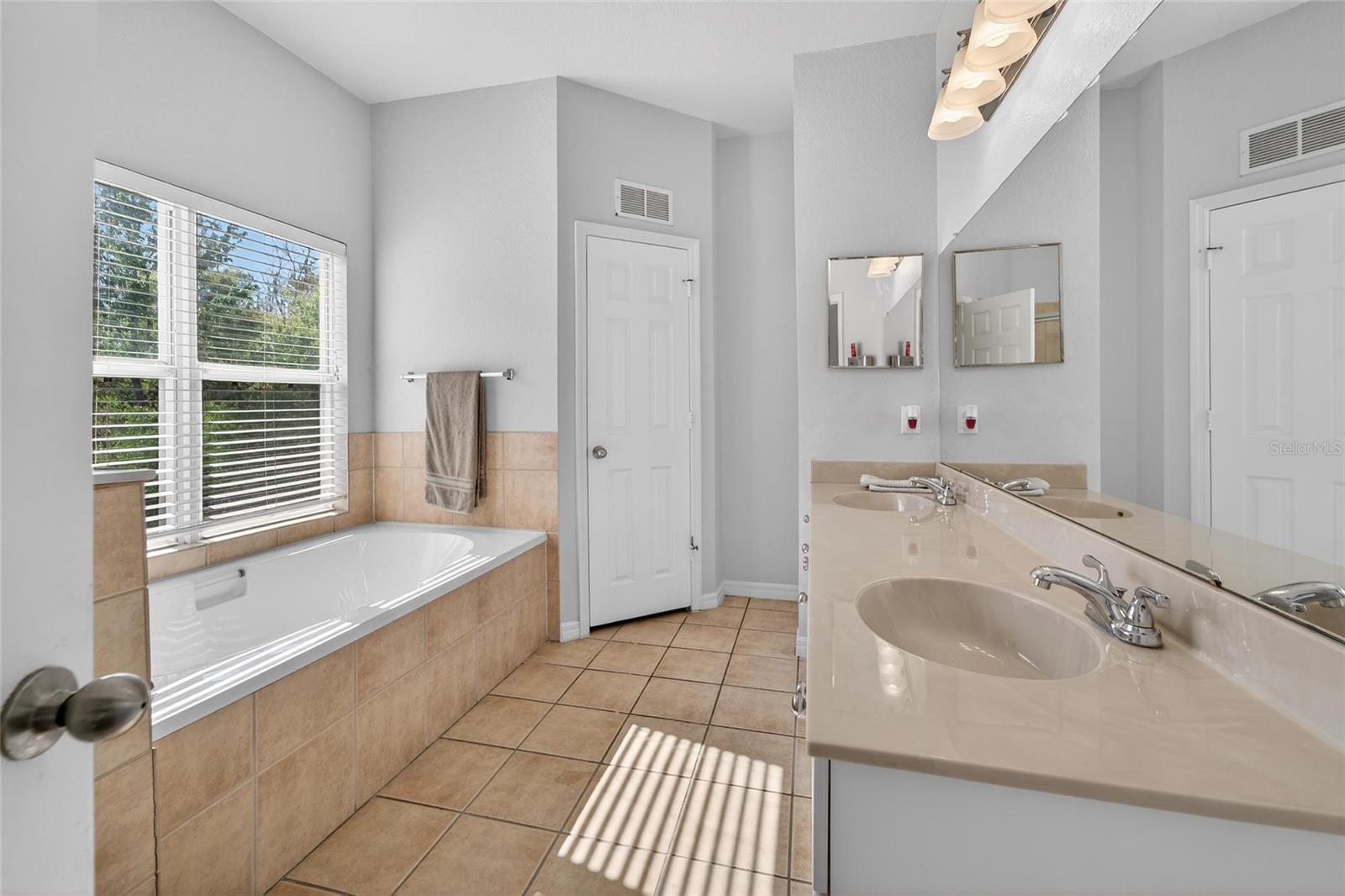 Primary  Ensuite Bathroom