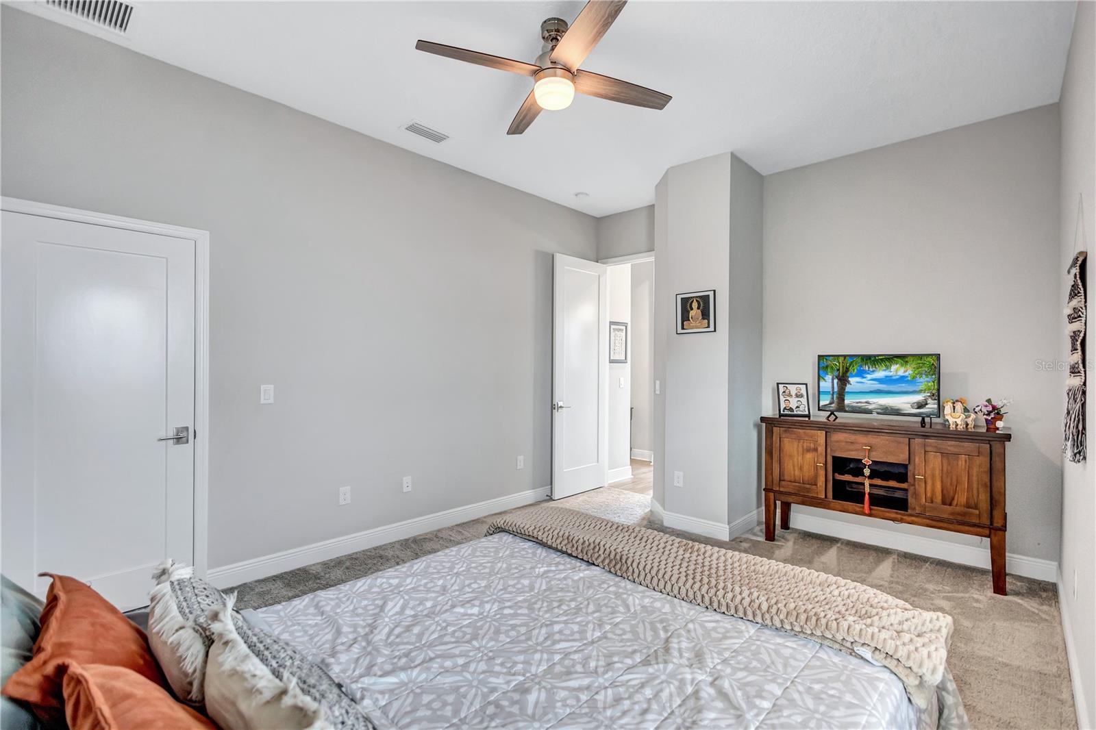 Ideal for visitors or multigenerational living.