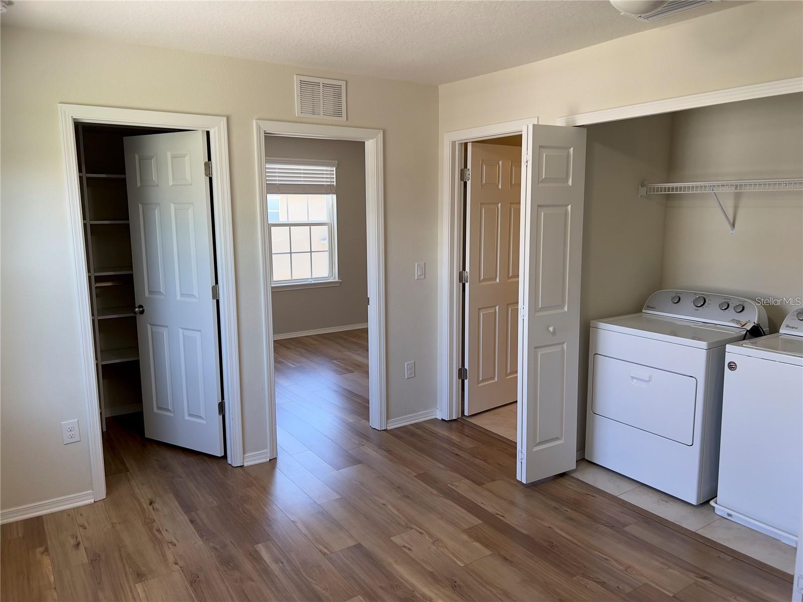 Washer/Dryer in Loft