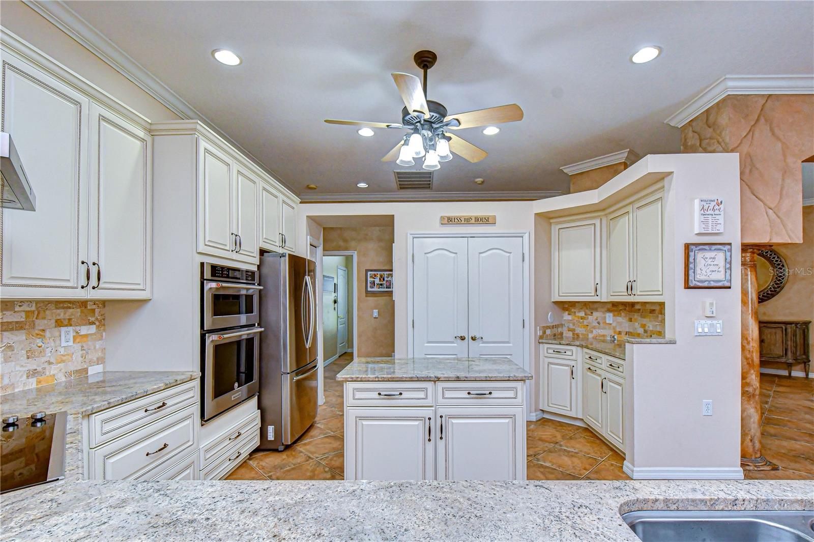 Beautifully remodeled kitchen (2017) with modern finishes.