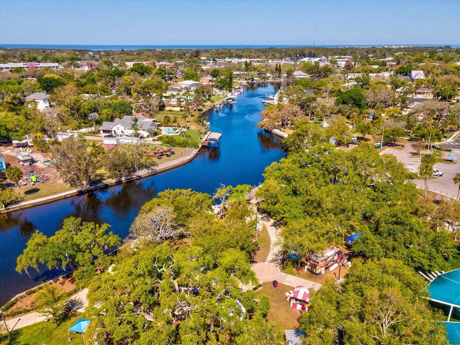 Cotee River Park to left