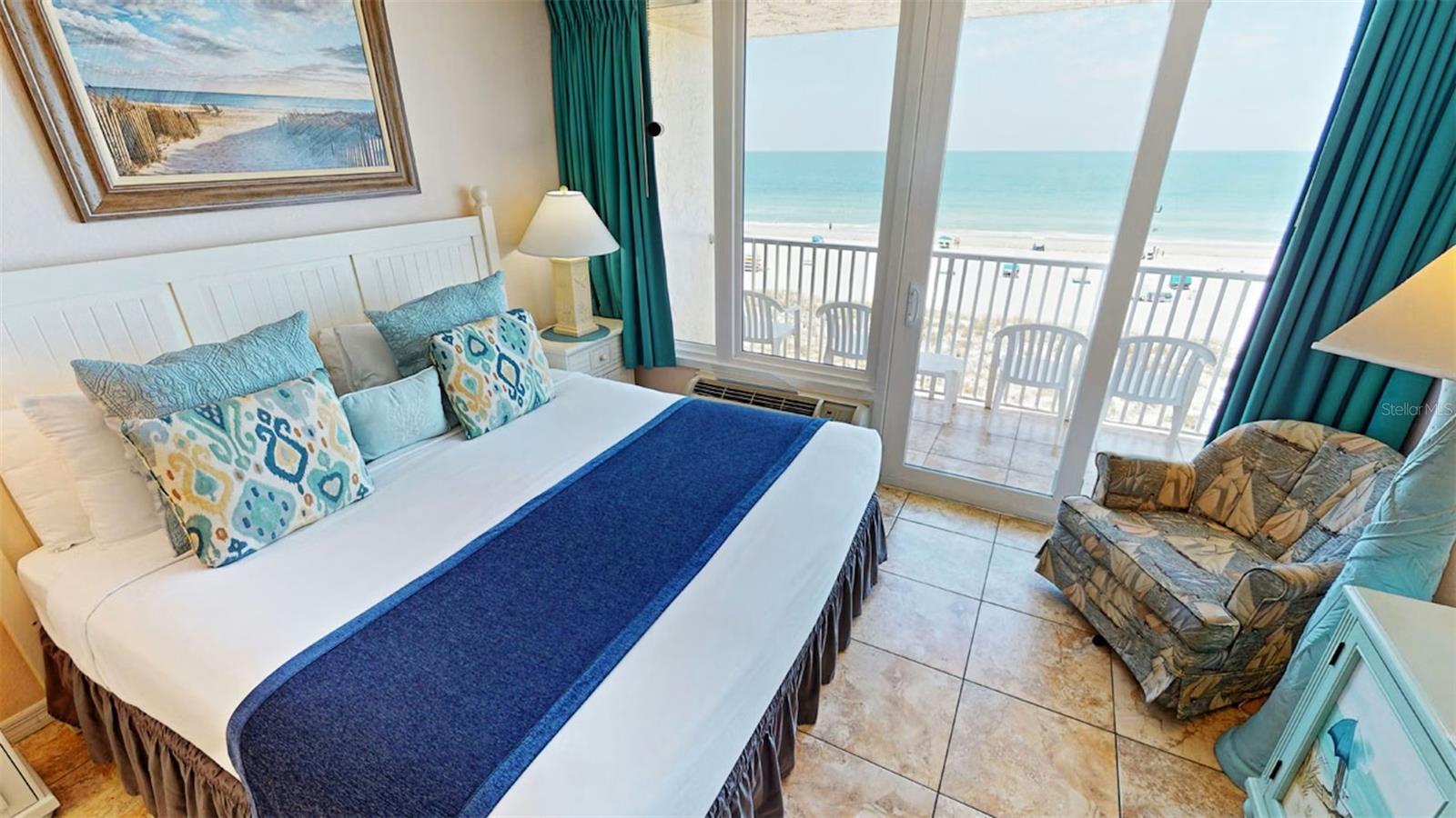 King bed looking out to the Gulf of Mexico.