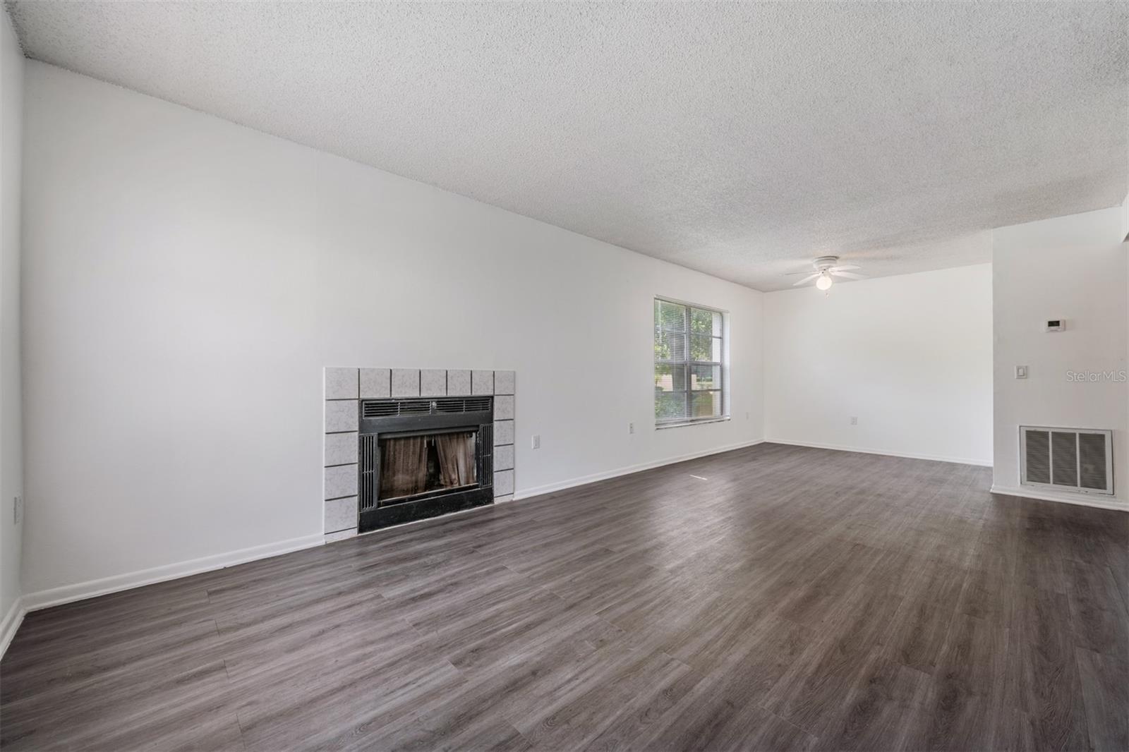 Living room / dining room combination