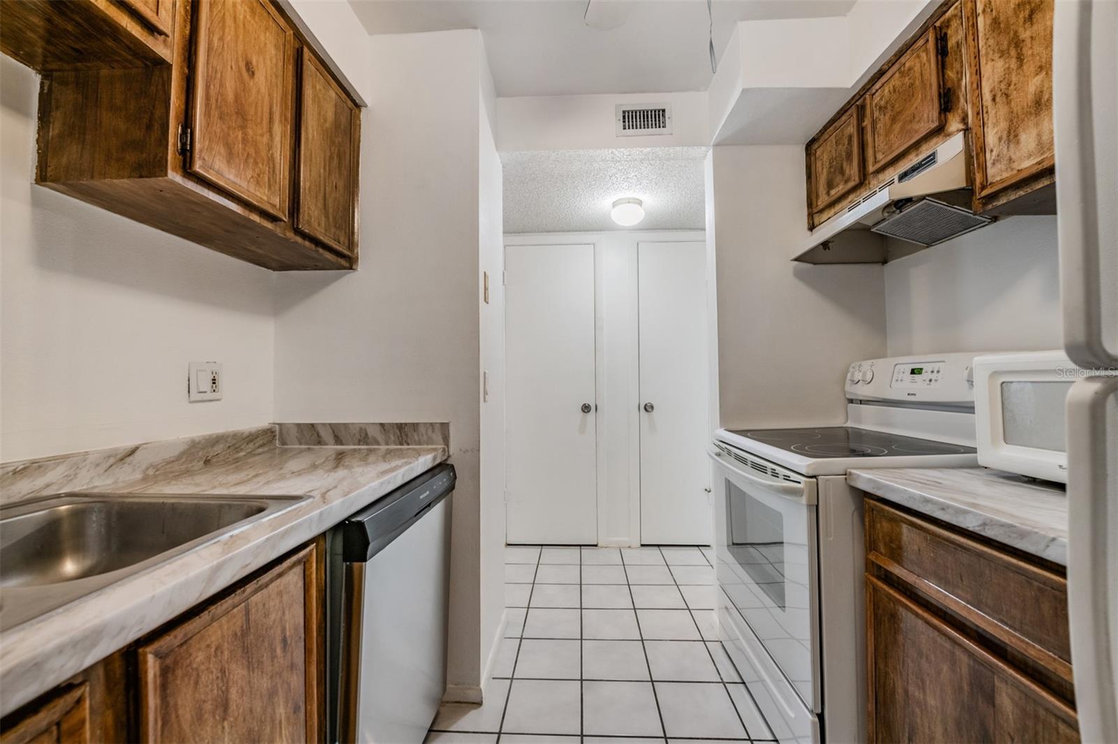 Kitchen w/ new dishwasher