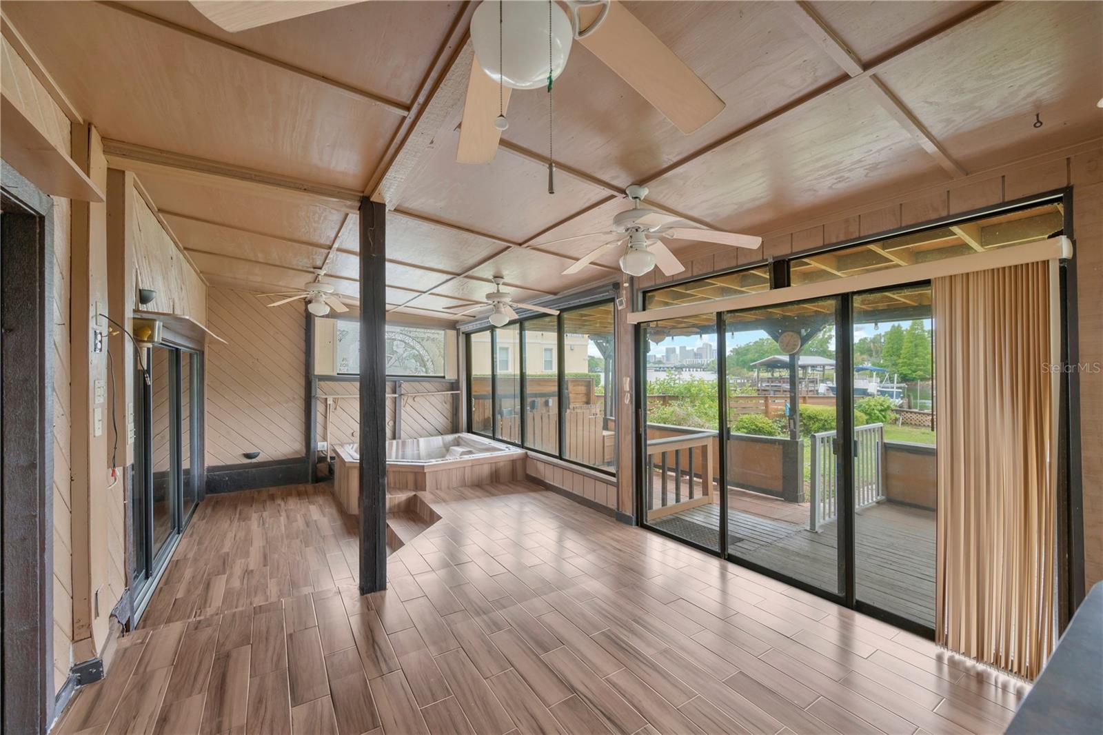 Spacious Florida Room