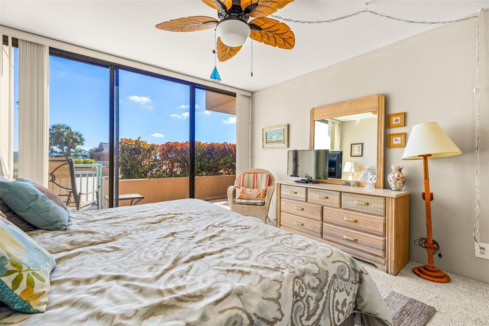 SPLIT PLAN - means that there is a living room between the Guest Bedroom and the Master Suite