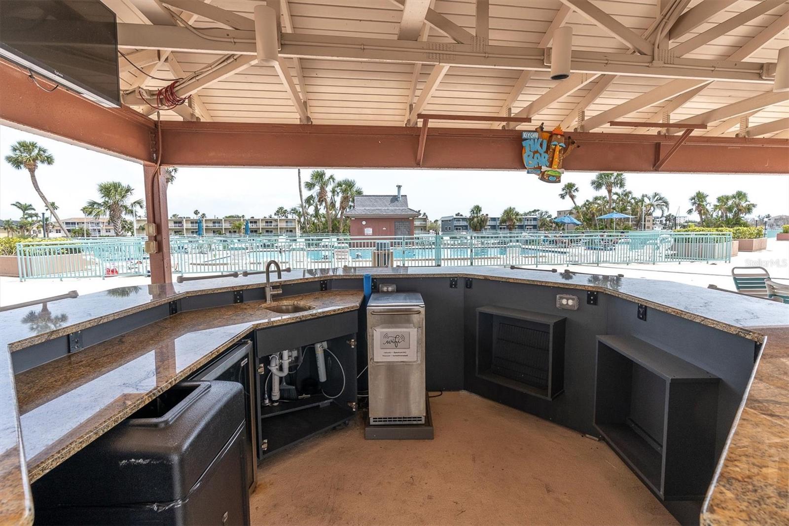 Self Serve Tike Bar, with ICE MAKER, water and electric outlets. POOL Views here