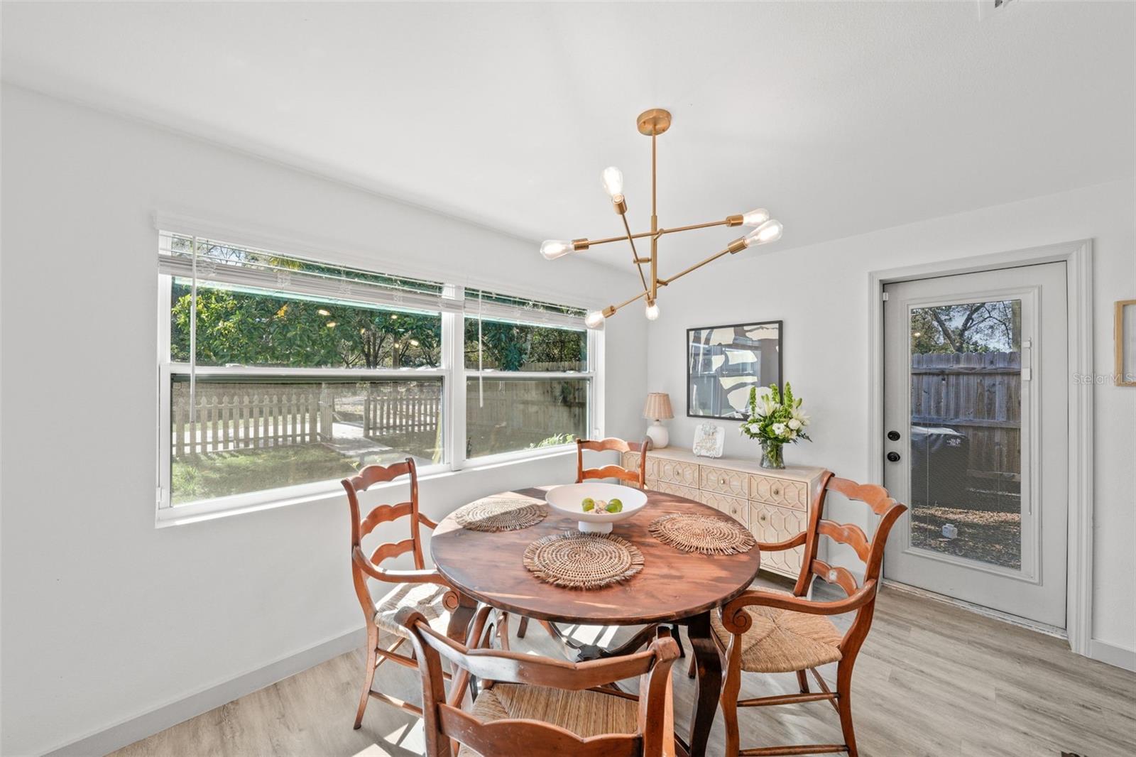 Perfect setting for your meals!