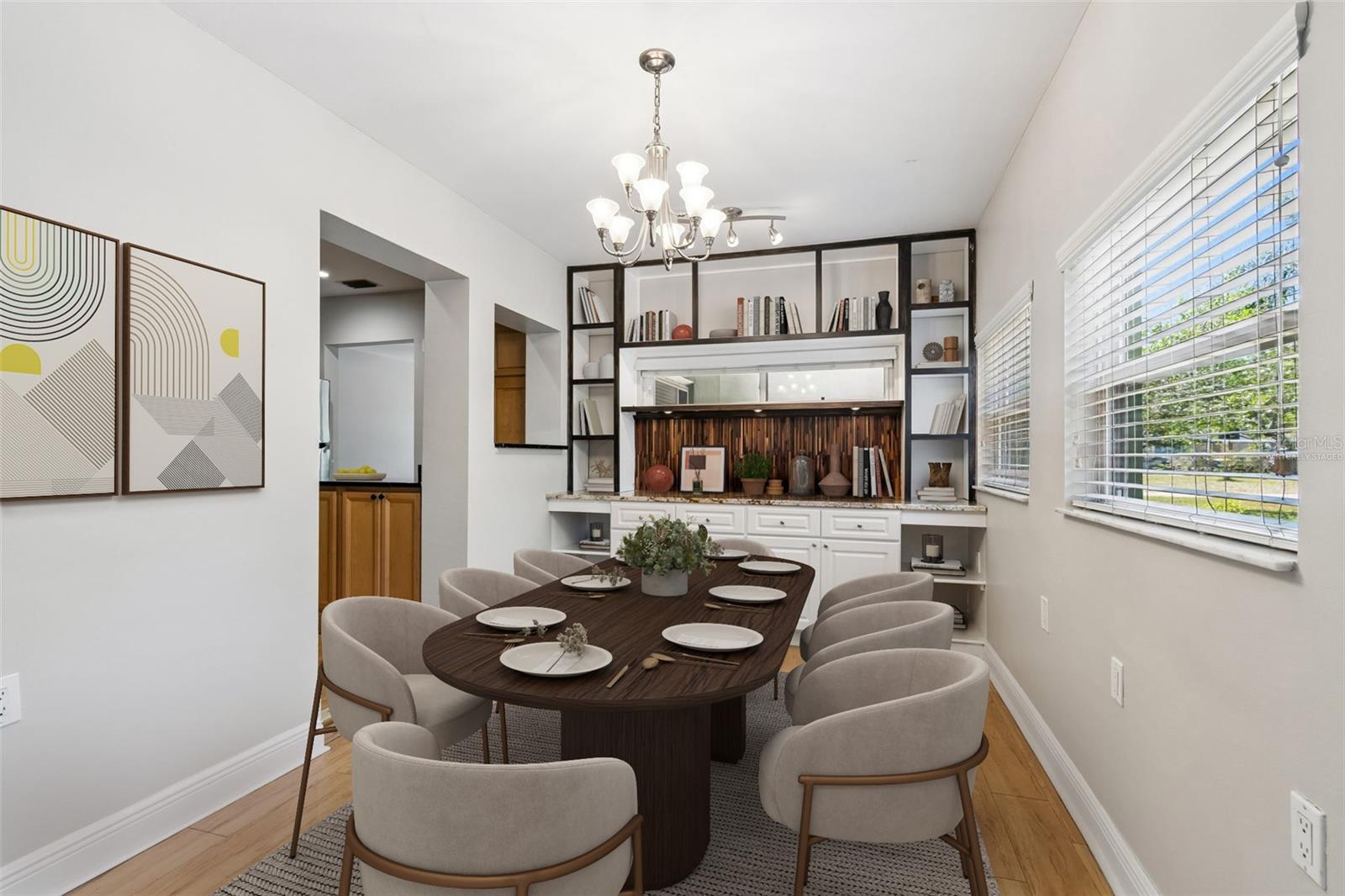 Dining virtually staged