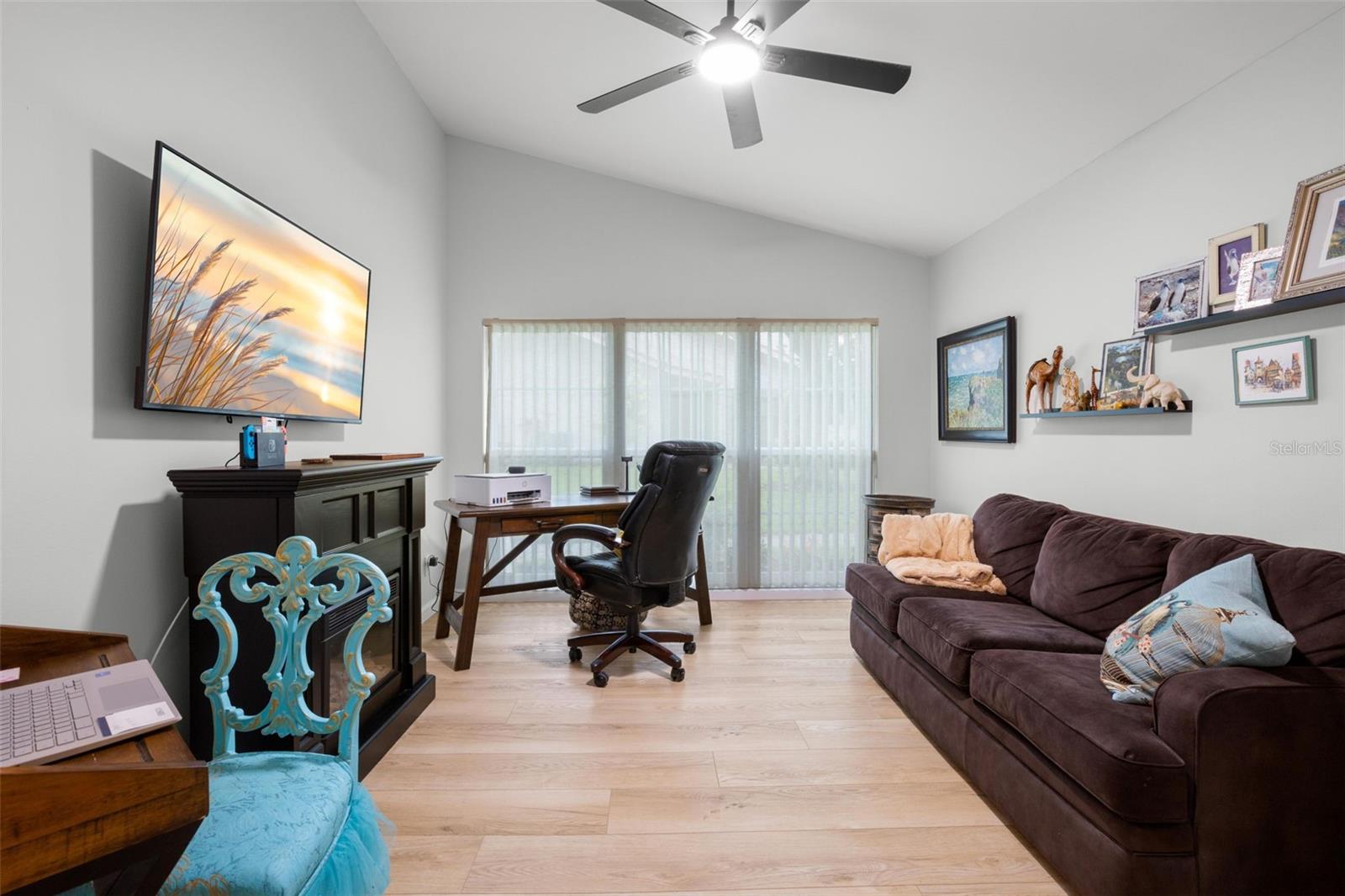 office/bedroom 3 no closet