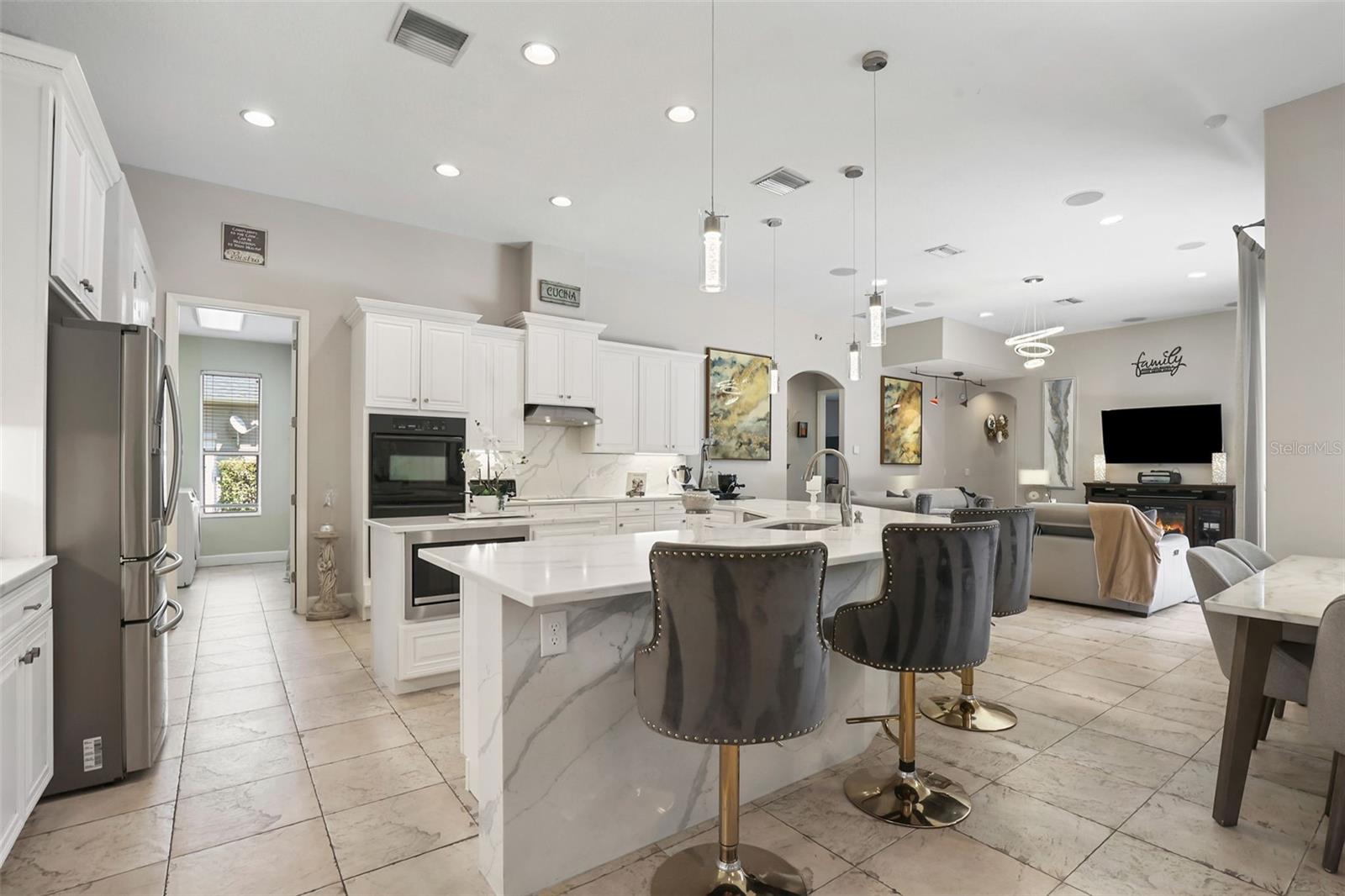 Kitchen-Quartz Counter Tops