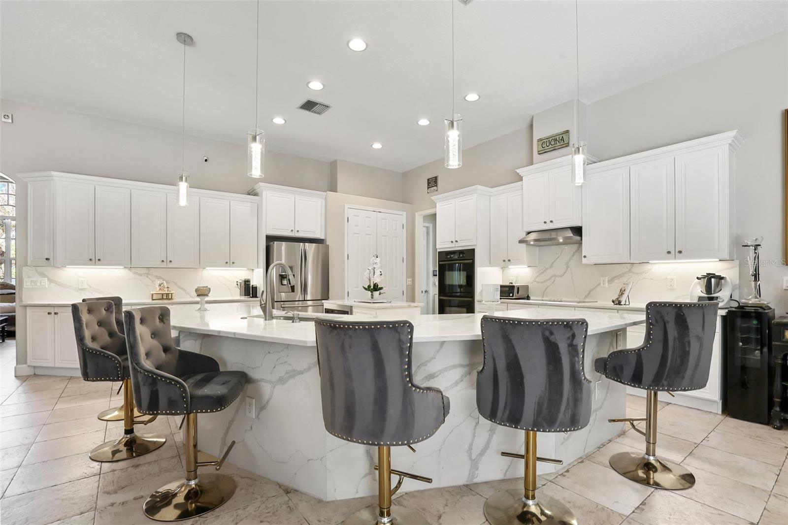 Kitchen-Island Seating