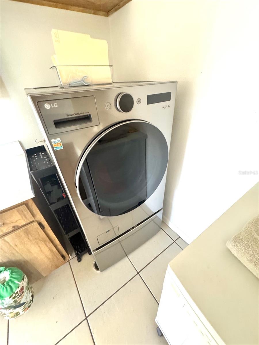 Combination washer & dryer in kitchen