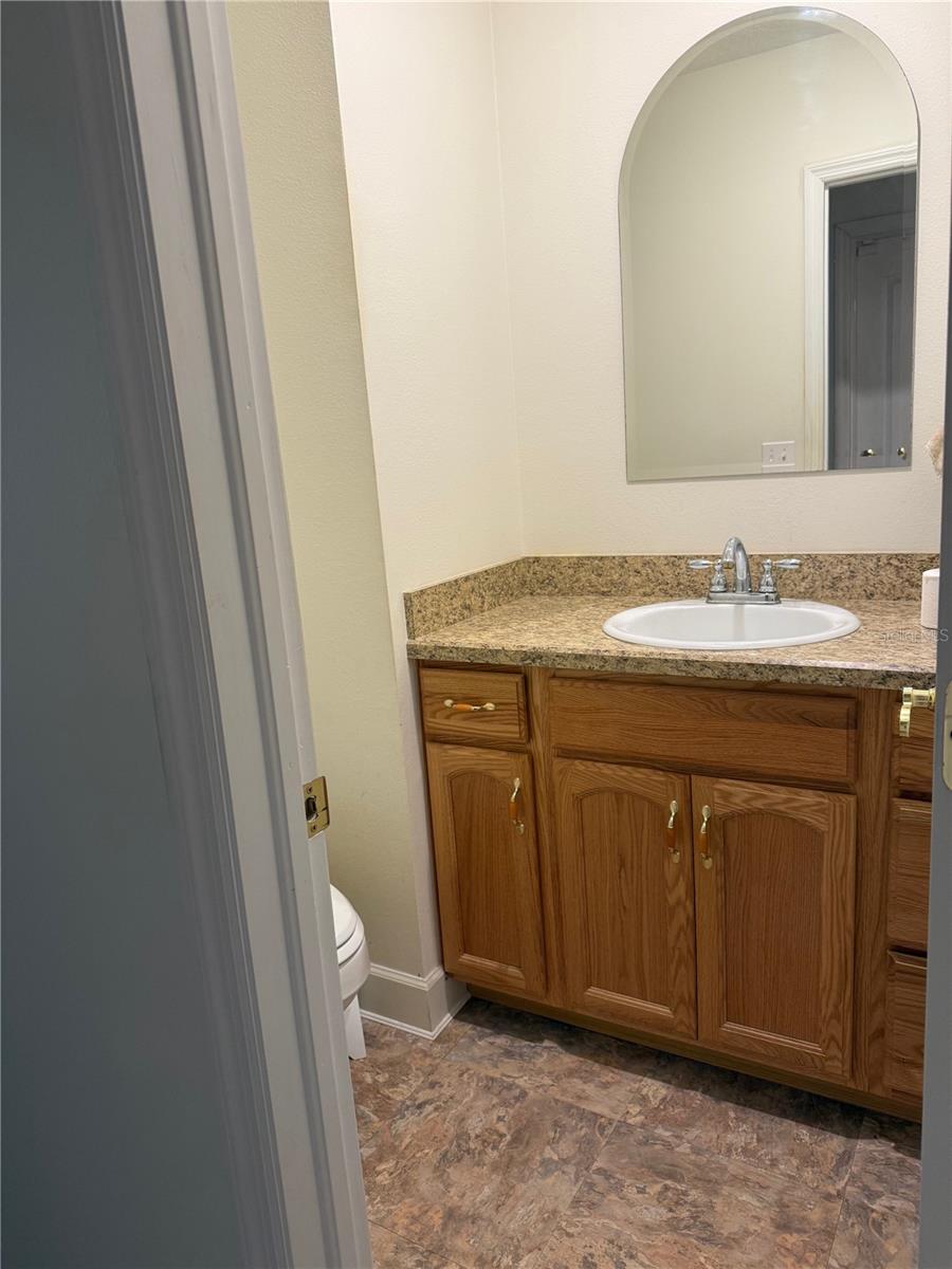 1/2 Bathroom