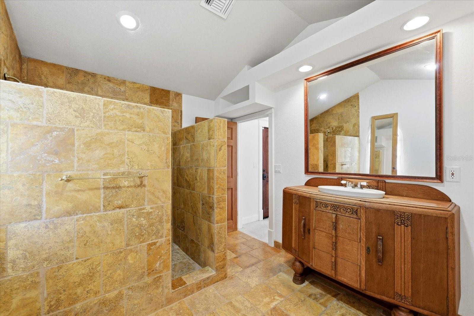 In-Law En Suite Bath