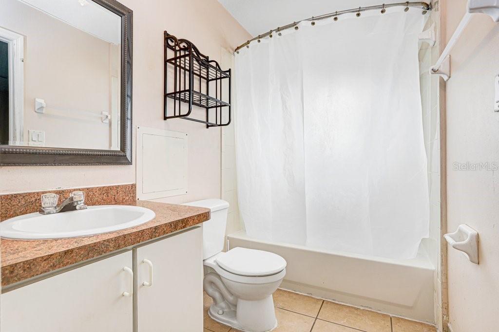 2nd Floor Guest En Suite