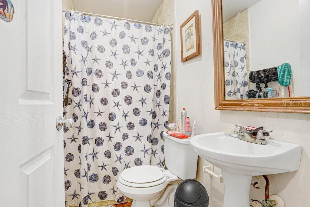 2nd Floor Guest Bathroom