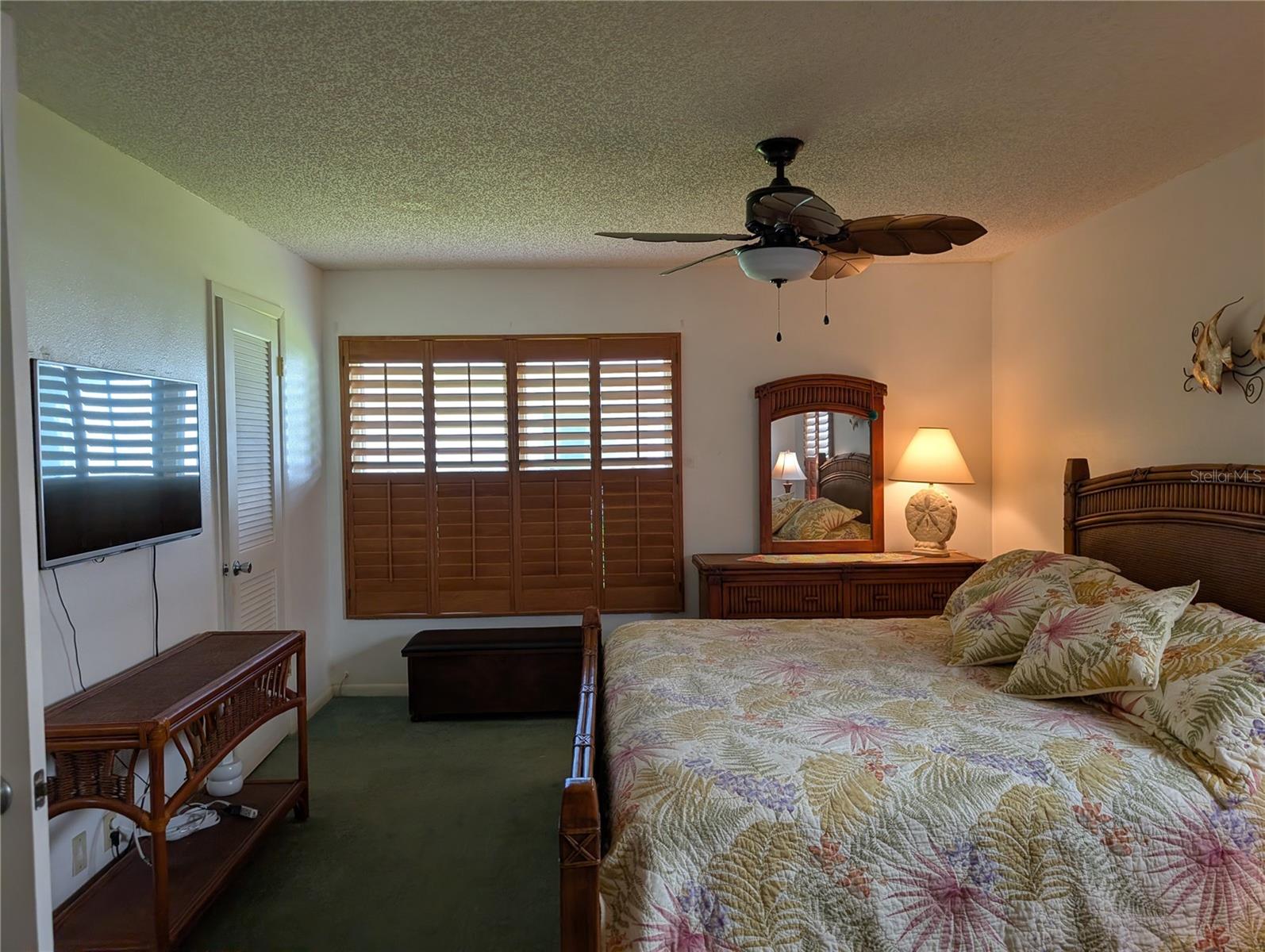 Primary bedroom also has a very nice walk-in closet to left.