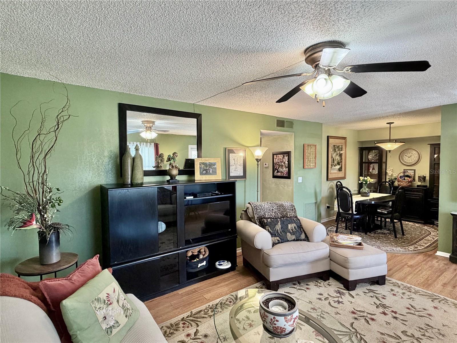 Looking toward the dining room from the living room.