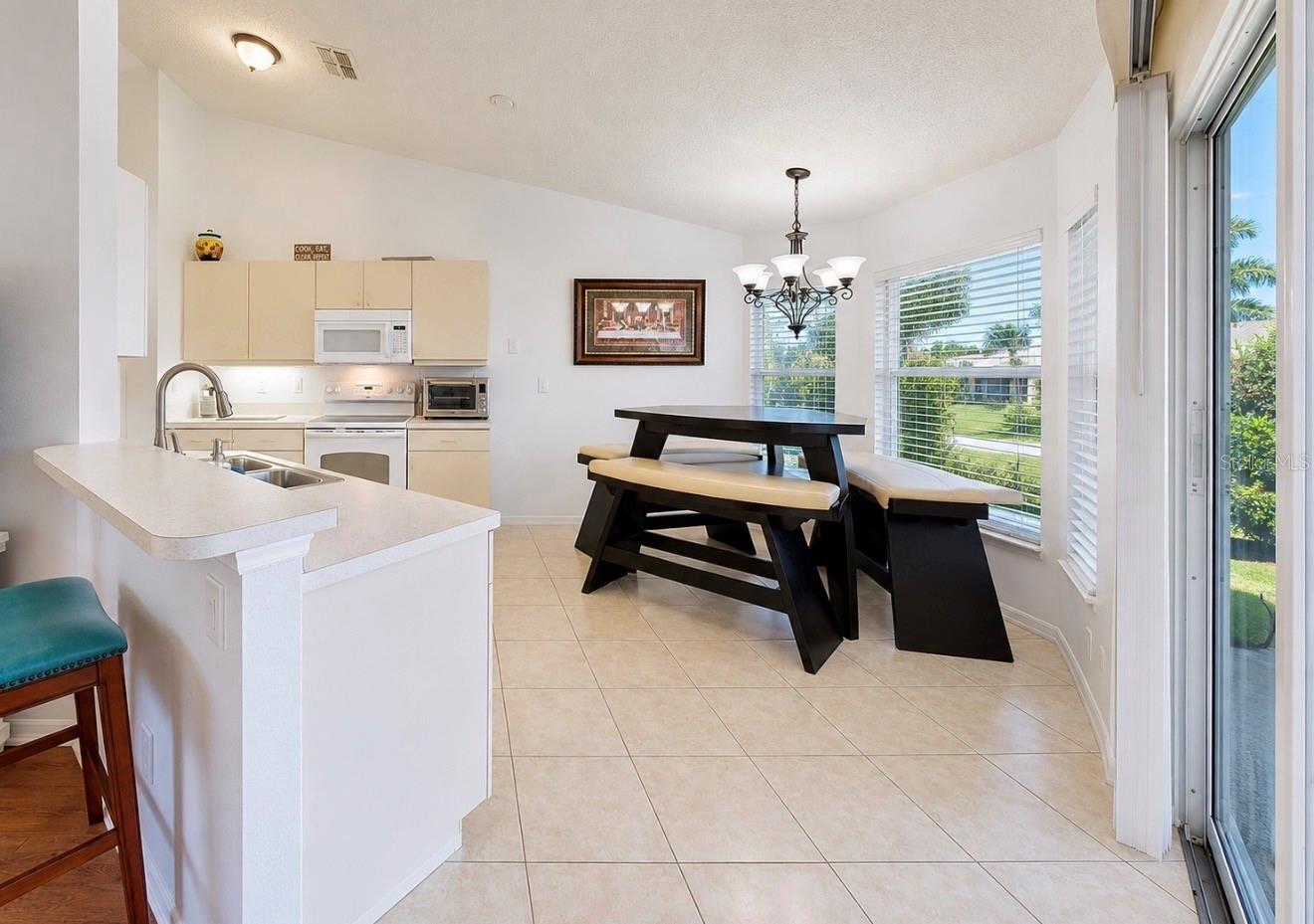 BREAKFAST NOOK