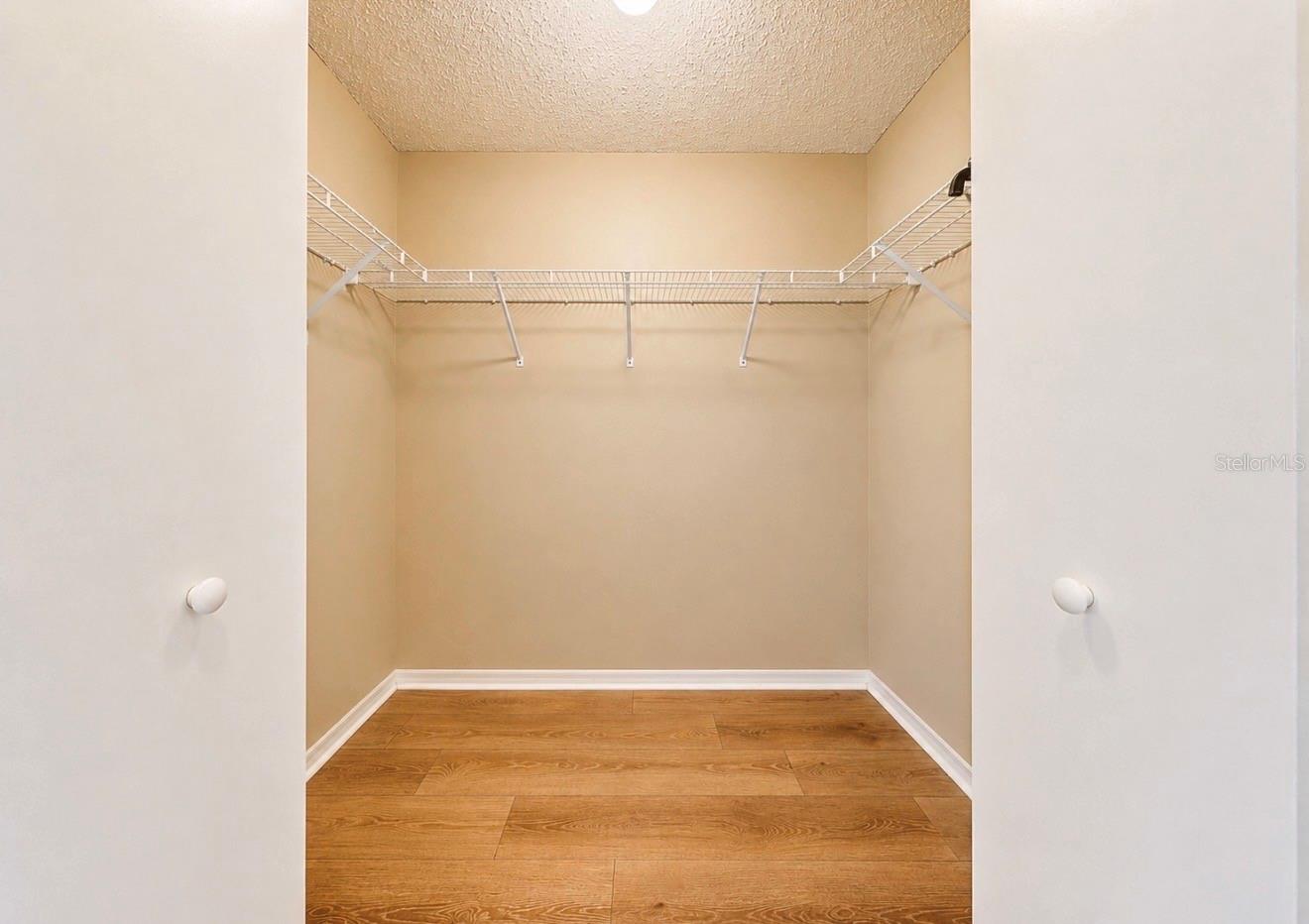 DOUBLE CLOSETS