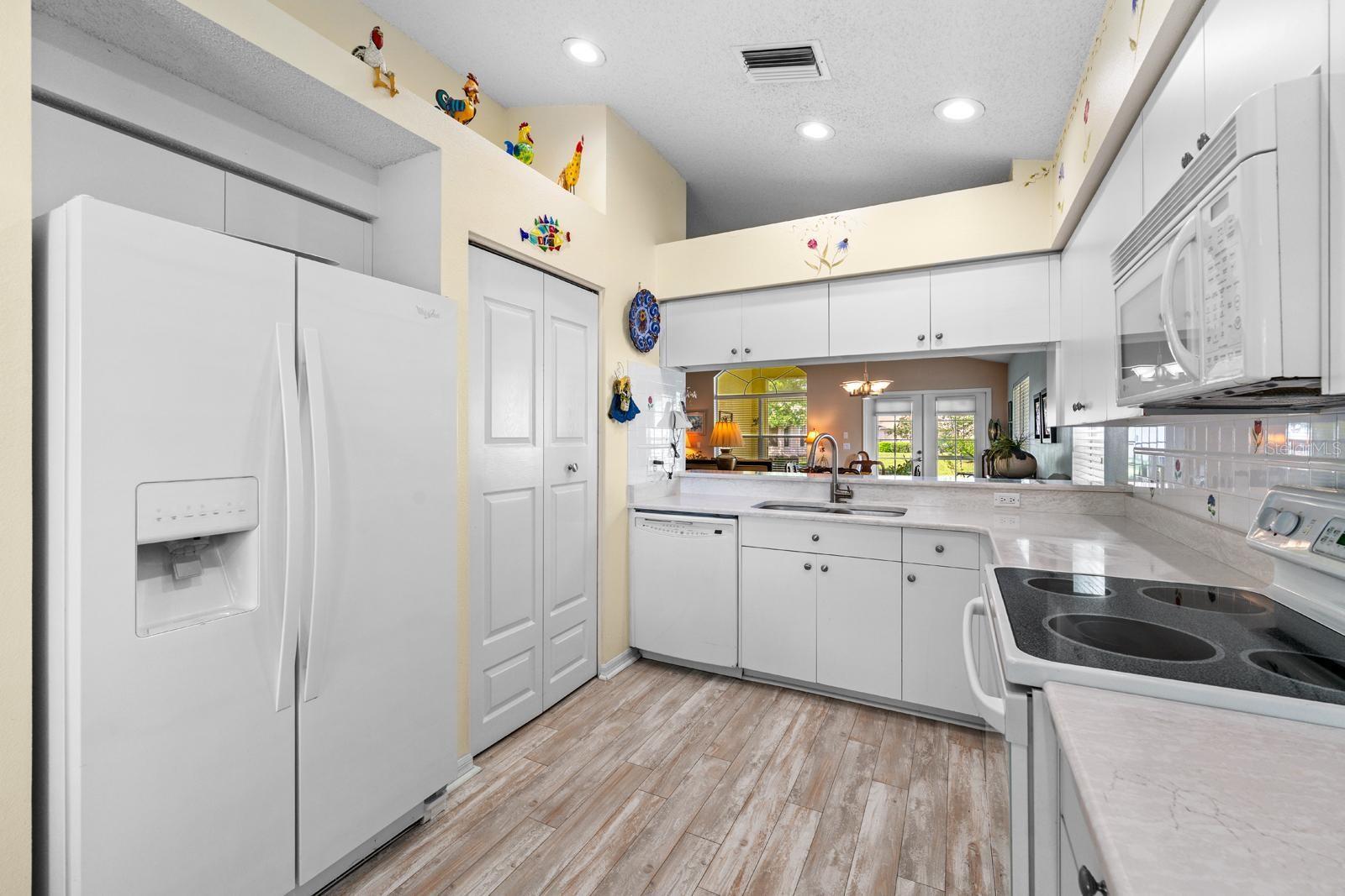 Recessed lighting and display ledges