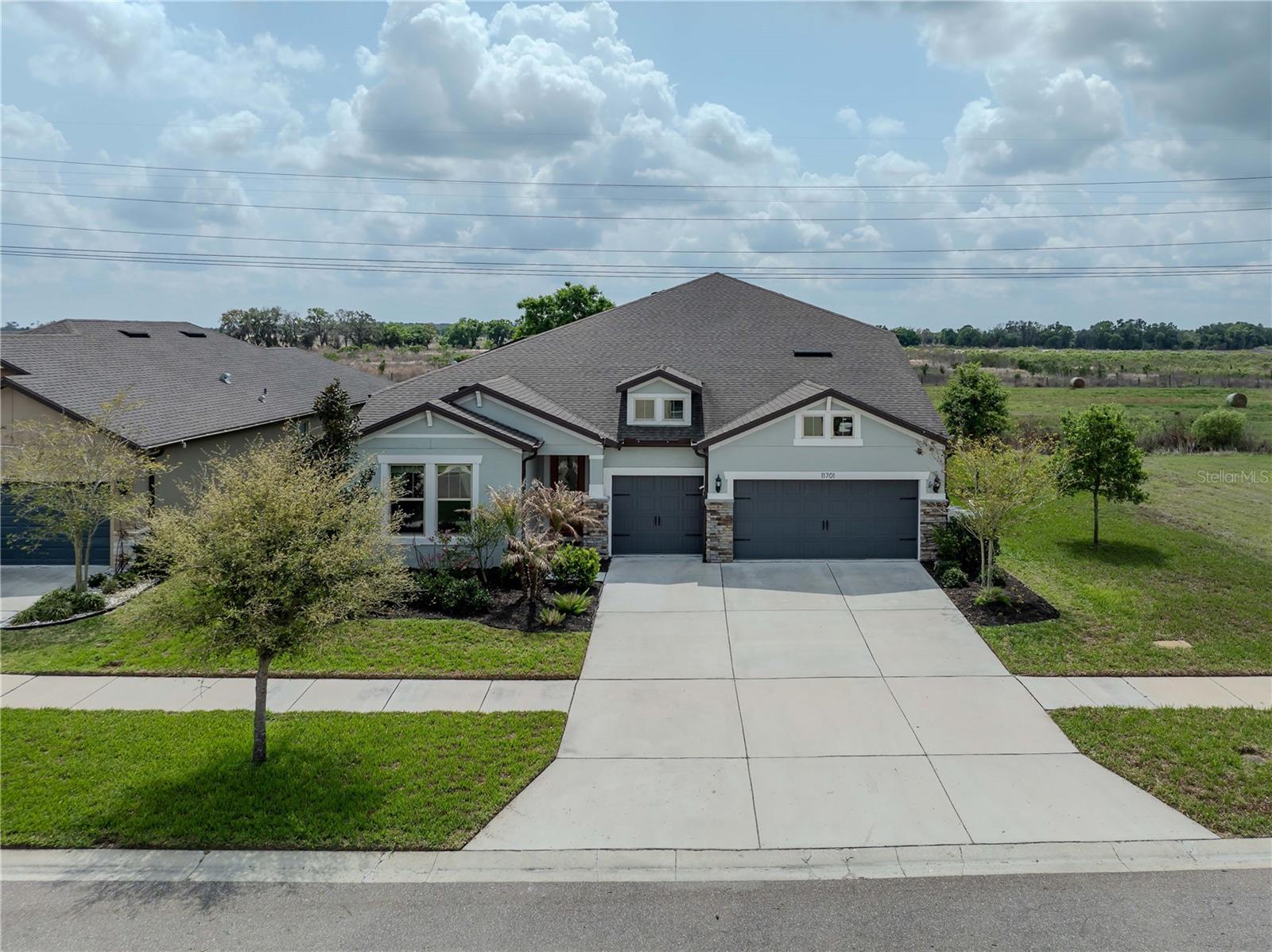 Rear preserve provides ample privacy