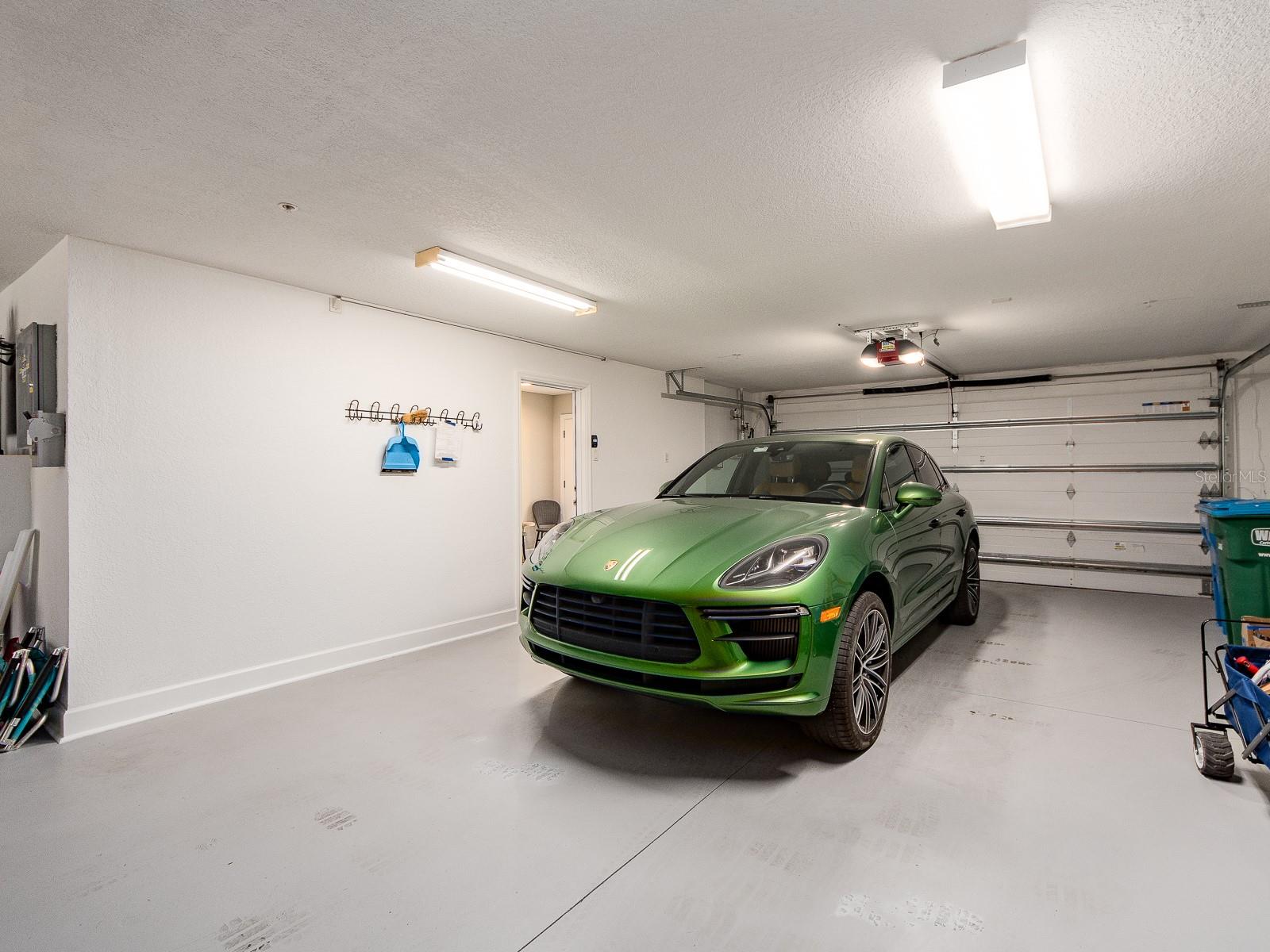 Oversized 2-car garage