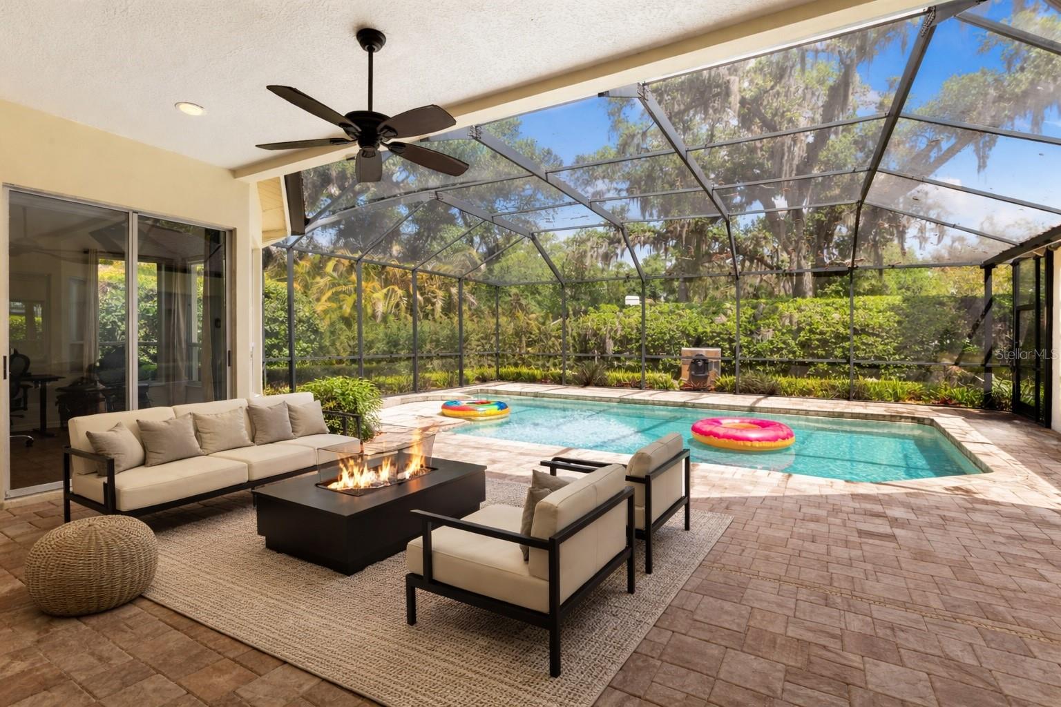 Virtual Image Pool with Furniture