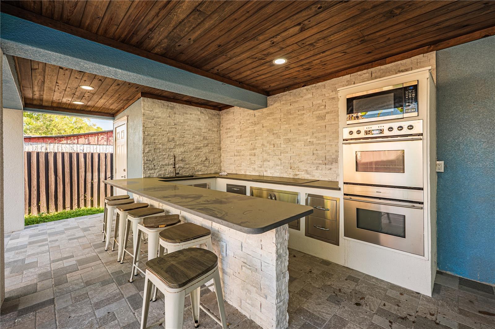 Outdoor kitchen