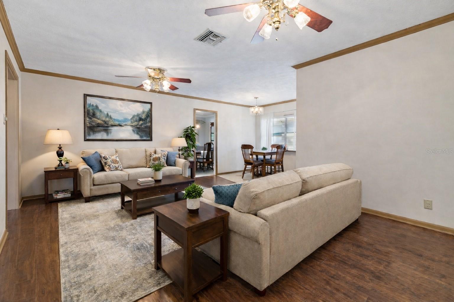 Virtual staging - Family room