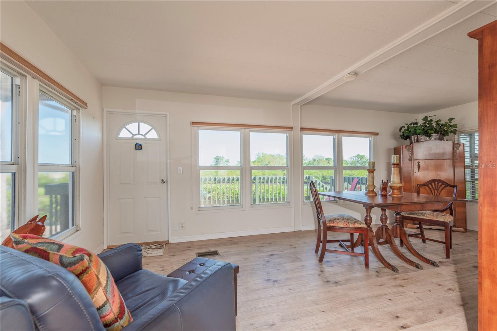 A space to relax, dine, or have game night.